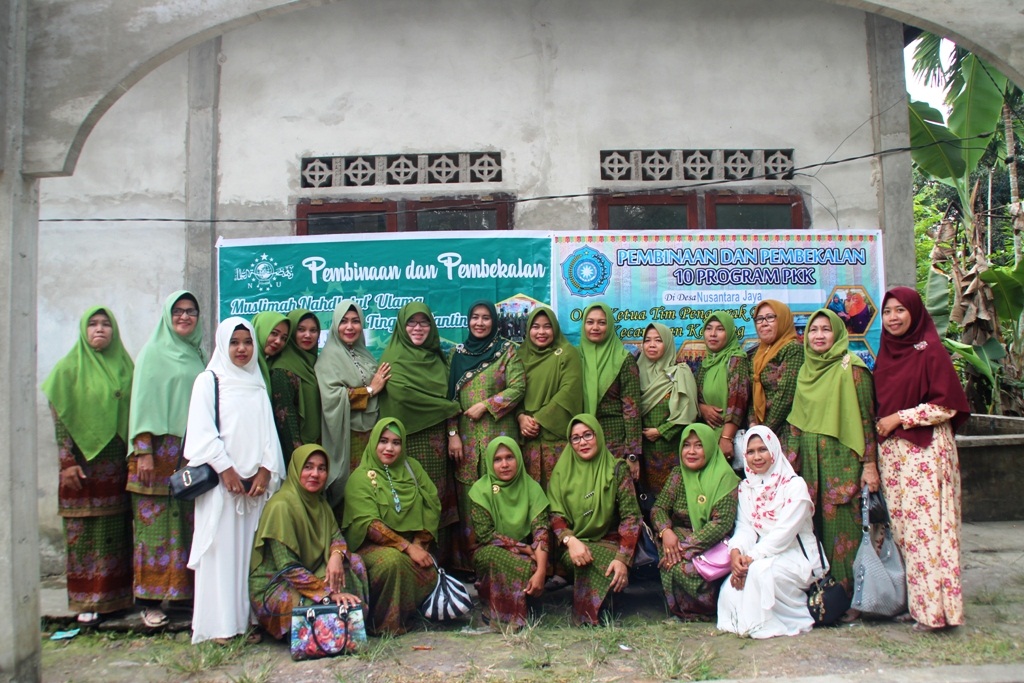 Zulaikhah Wardan Hadiri Isra Miraj di Desa Nusantara Jaya