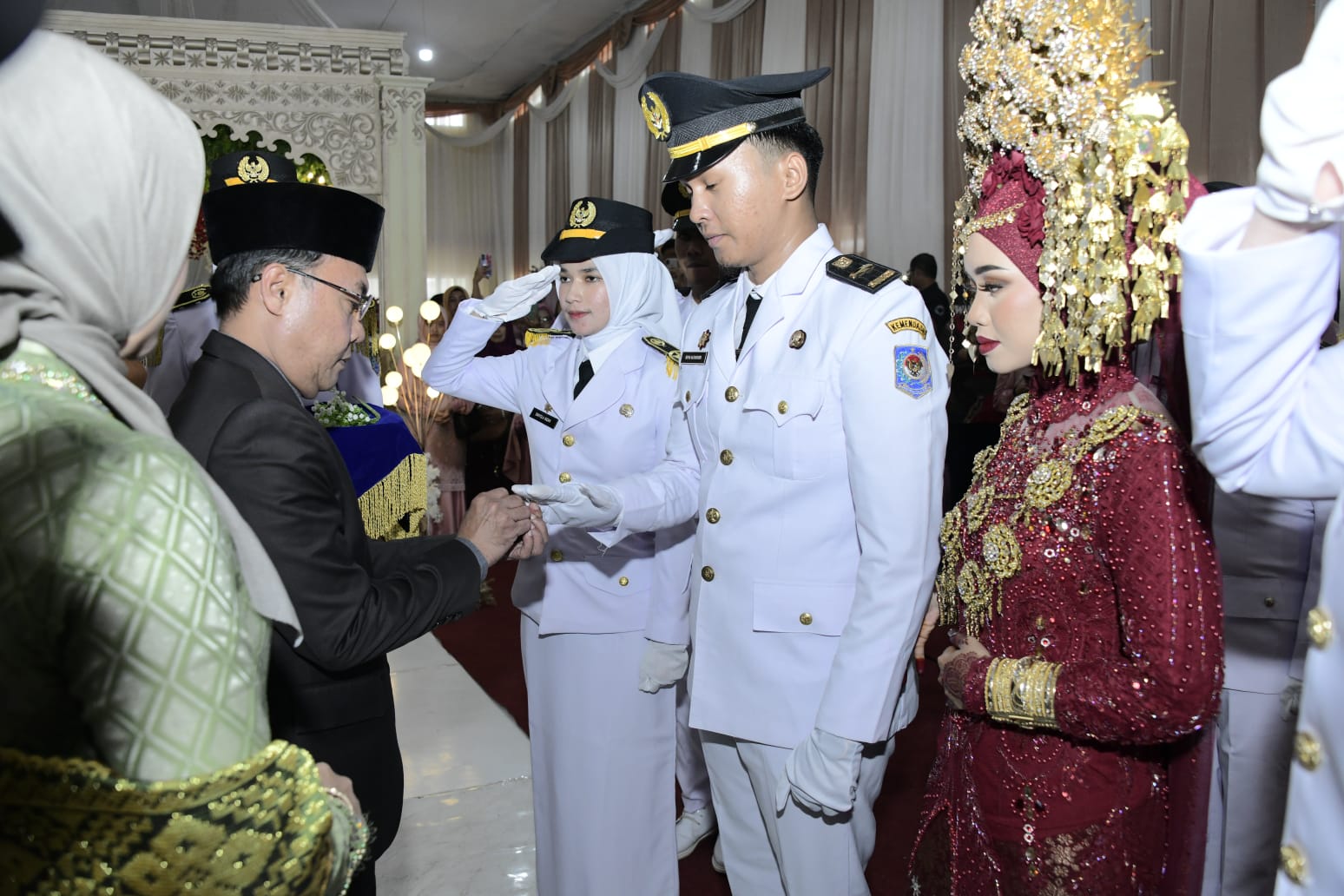 Sekda Ersan Irup Pernikahan Purna Praja Rifqi dan Zahra