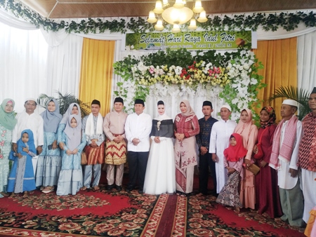 Ribuan Masyarakat Rohul Hadiri Open House di Rumah Dinas Bupati, Sukiman