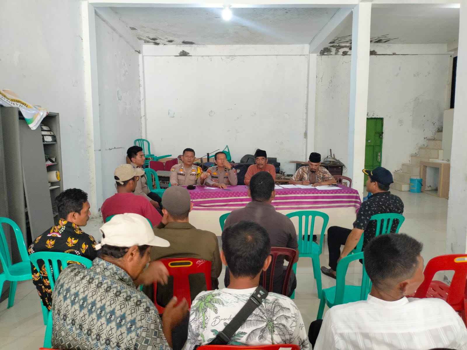 Pemilu Damai 2024, Polsek Sinaboi Berikan Himbauan Kepada Tokoh Agama Sungai Bakau