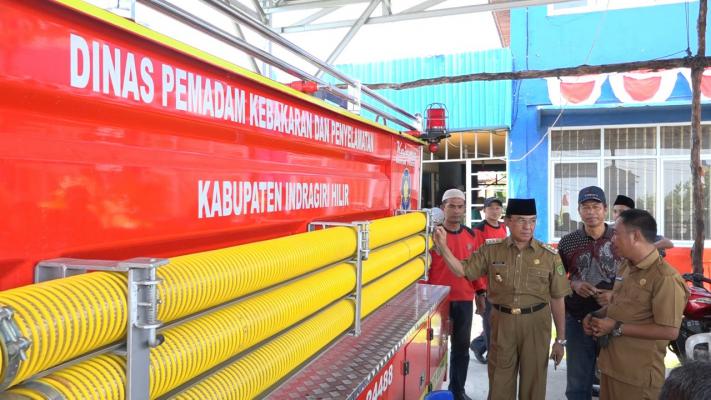 Bupati Inhil Tinjau Kesiapsiagaan Personel Damkar Atasi Kebakaran