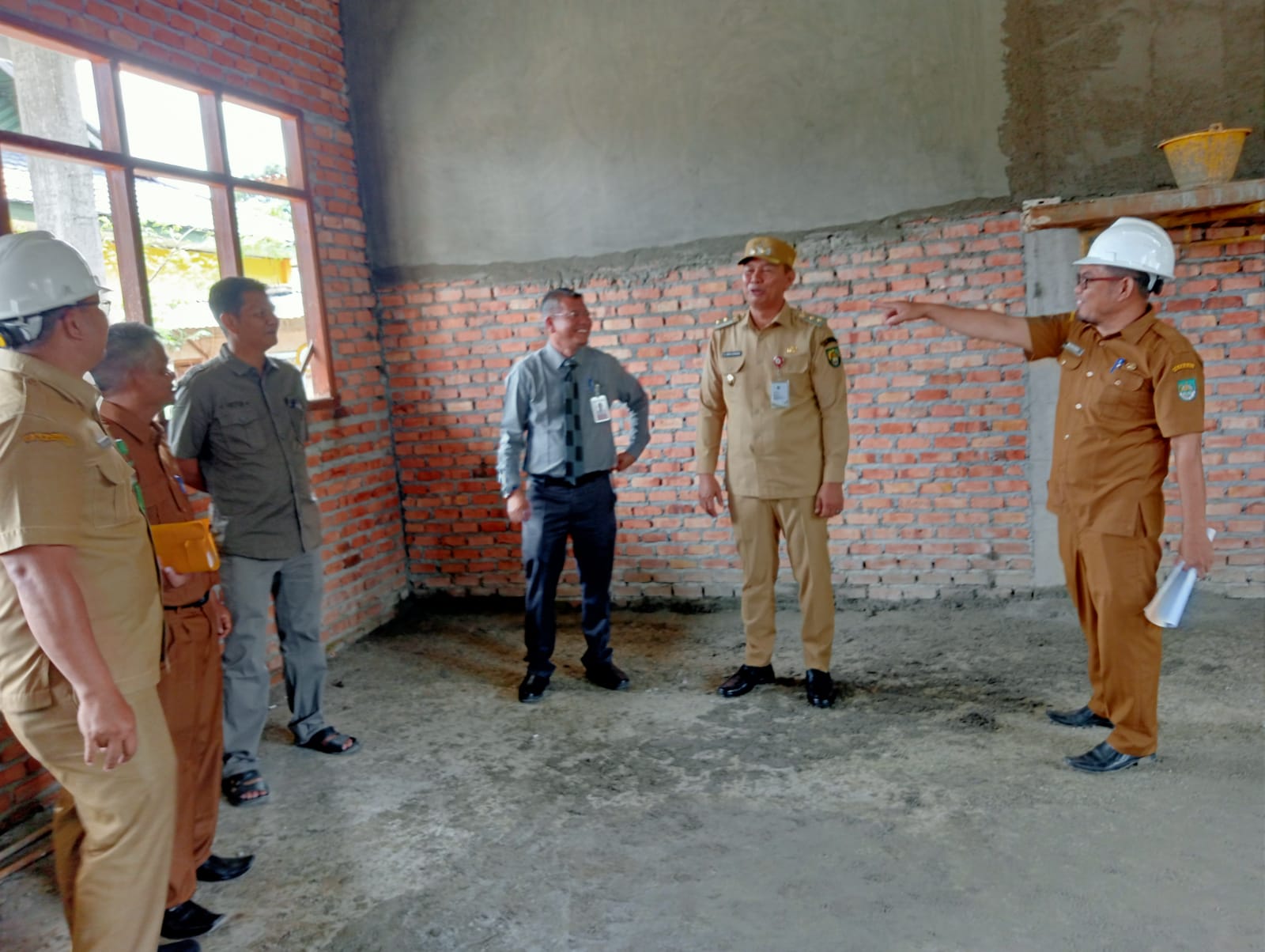 Wabup Rohul Tinjau Bangunan Baru di SMPN 01 Rambah yang di Bangun dengan CSR BRK Syariah