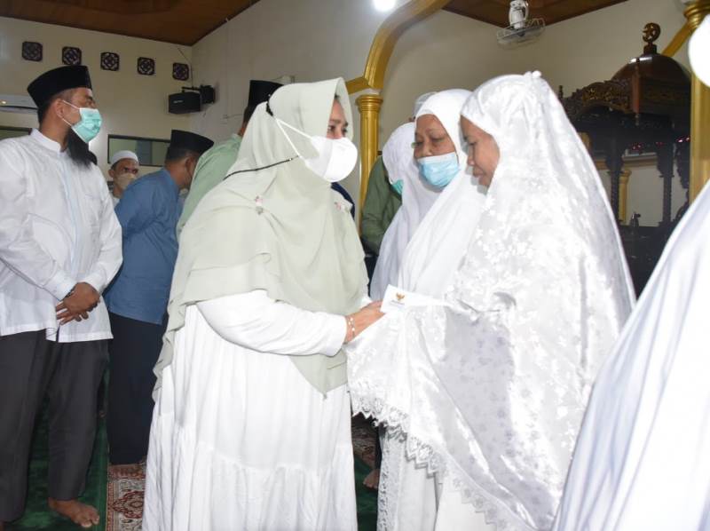 Safari Ramadhan Kedua, Bupati Kasmarni Berbaur dengan Warga Pematang Pudu