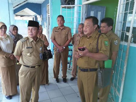 Berjalan Lancar, Bupati HM Harris Tinjau Pelaksanaan UNBK SMK