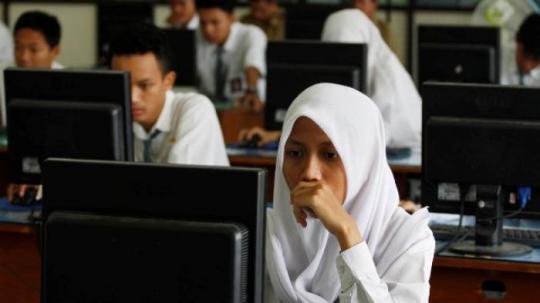 Pelaksanaan UNBK di SMAN 1 Rambah Sempat Terkendala Jaringan