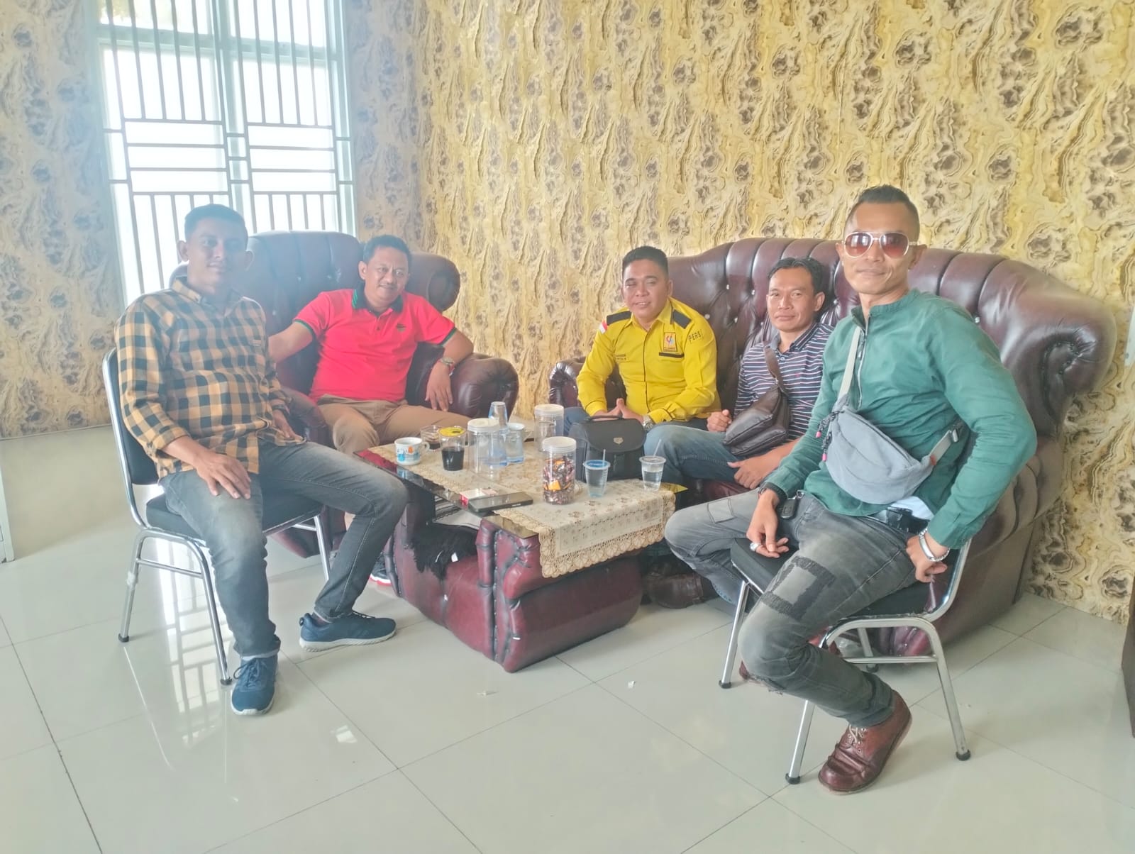 Diskominfotiks Rohil Pererat Sinergi dengan Awak Media dalam Diskusi Penuh Keakraban