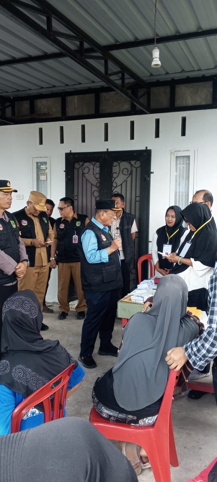 Bupati Rohil Bistamam Tinjau Pemungutan Suara Pilpeng Serentak 2026 di Bagan Jawa