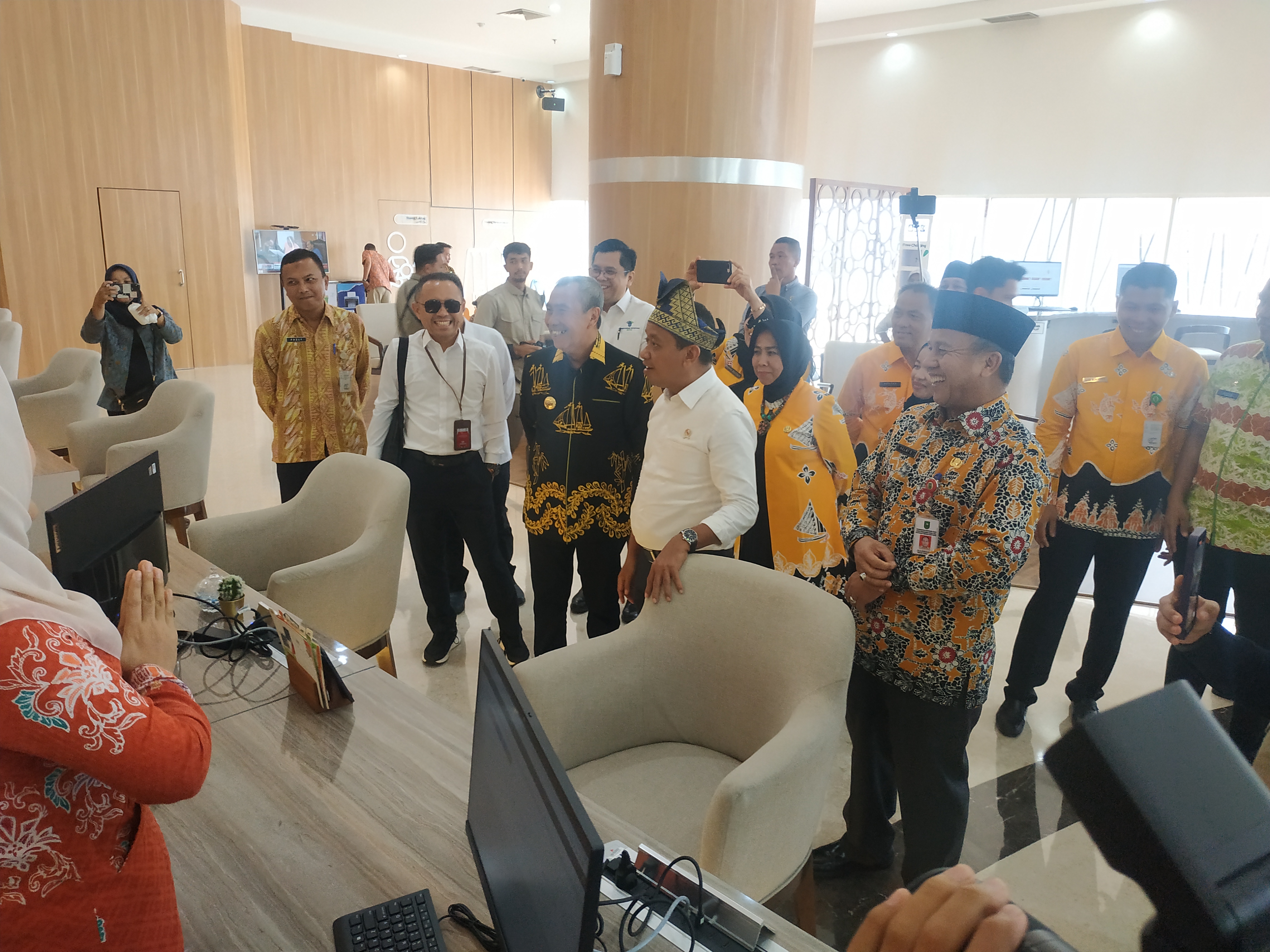 Menteri Investasi Bahlil Lahadalia Apresiasi Iklim Investasi di Riau
