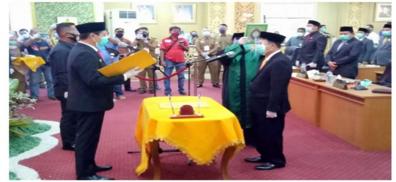 H Indra Mansyur SSos Diambil Sumpah PAW Said Masyudi DPRD Pelalawan