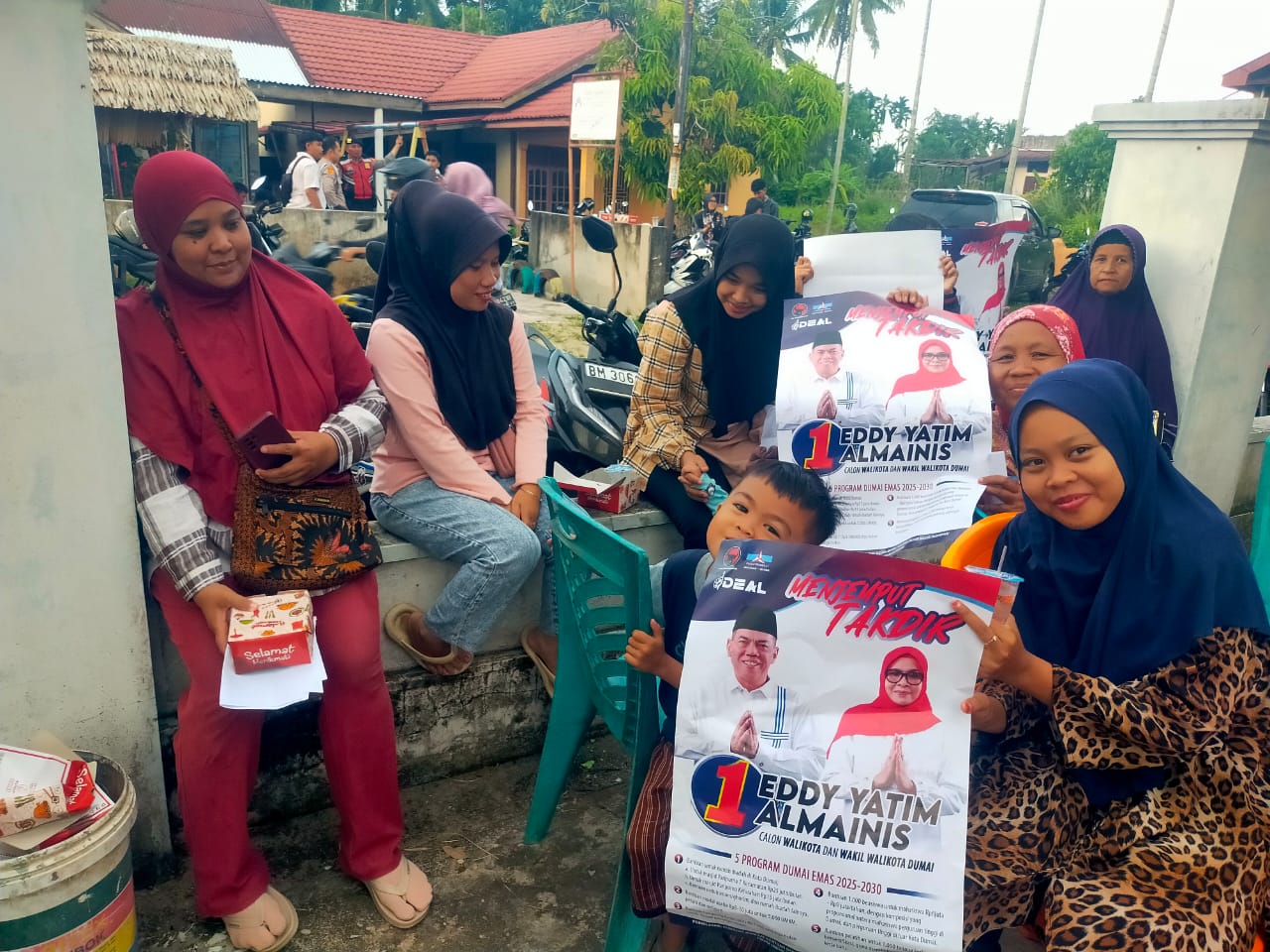 Yel-yel Meriah di Kampanye Paslon No 1 Pilkada Dumai, Ibu-Ibu Sambut Eddy Yatim Almainis dengan Semangat