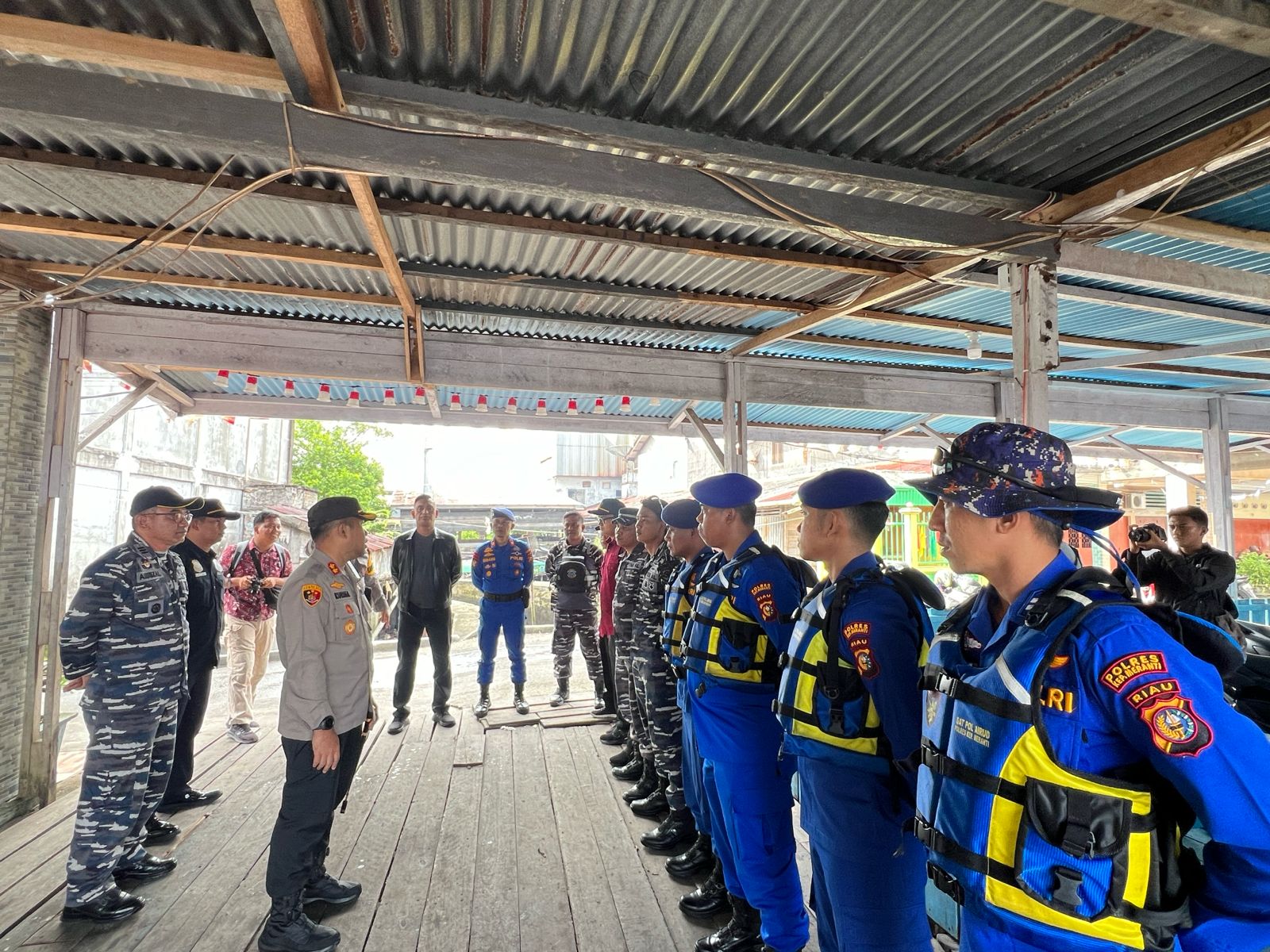 Pantau Situasi Kamtibmas Pesisir, Kapolres Meranti Pimpin Patroli Laut dan Menghimbau Pesan Pemilu Damai