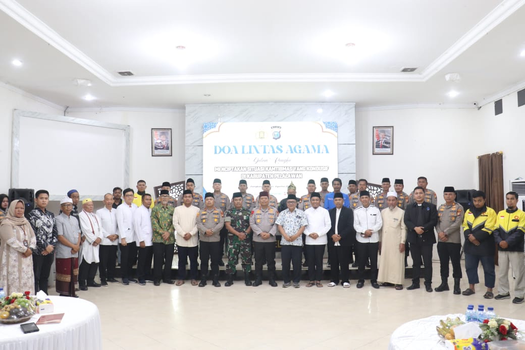Doa Lintas Agama di Polres Pelalawan: Forkopimda, Tokoh Agama, dan Komunitas Ojol Bersatu Ciptakan Kamtibmas Kondusif