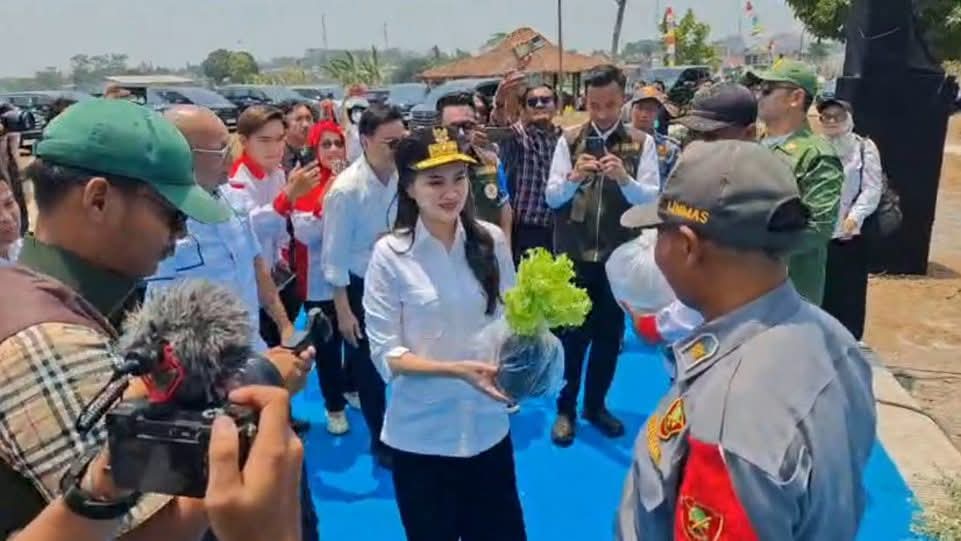8.000 Satlinmas se-Jawa Tengah Padati Stadion Pandanaran Wujil, ASLINMAS dan ABPEDNAS Perkuat Konsolidasi Organisasi