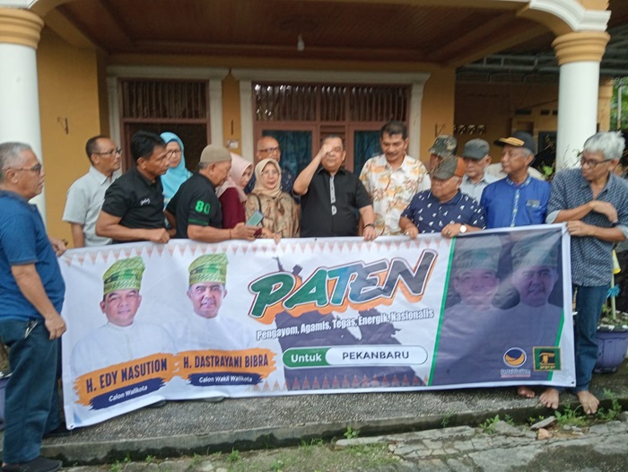 IKA SMANSA Pekanbaru Bulat Dukung Edy Nasution - Dastrayani Bibra