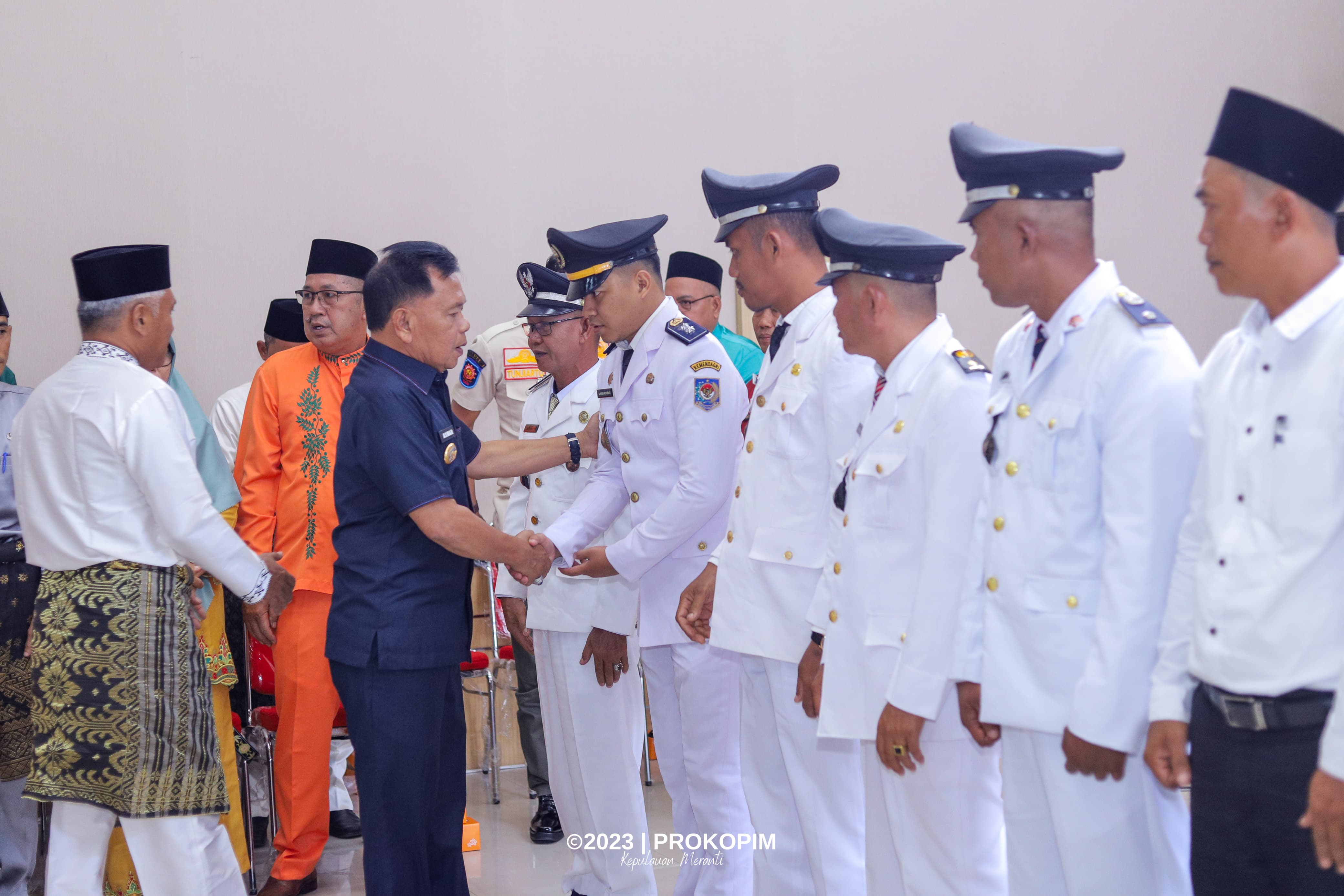 Plt Bupati Asmar Lantik 5 Penjabat Kepala Desa