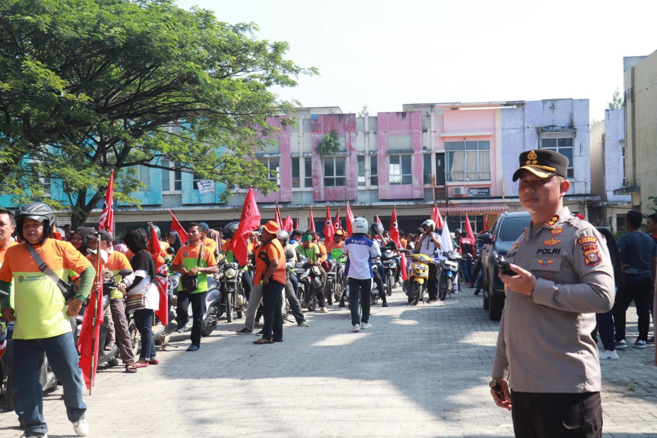 Aksi Buruh Berlangsung Aman dan Penuh Semangat