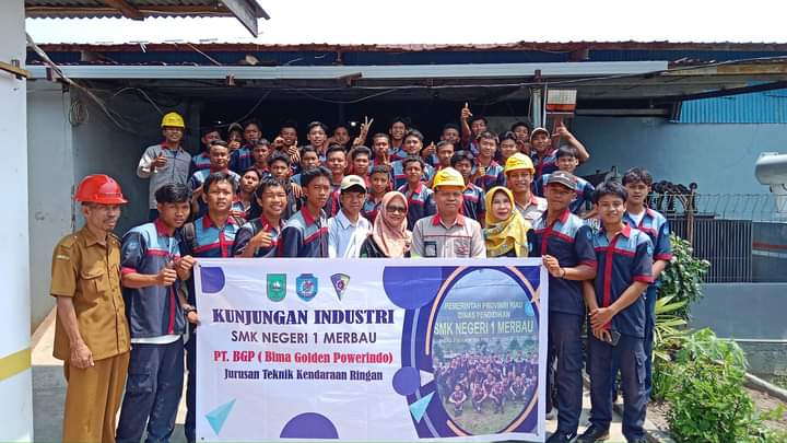 35 Orang Siswa/i Bersama Guru SMK Negeri 1 Merbau Kunjungi Perusahaan  PT. BJP