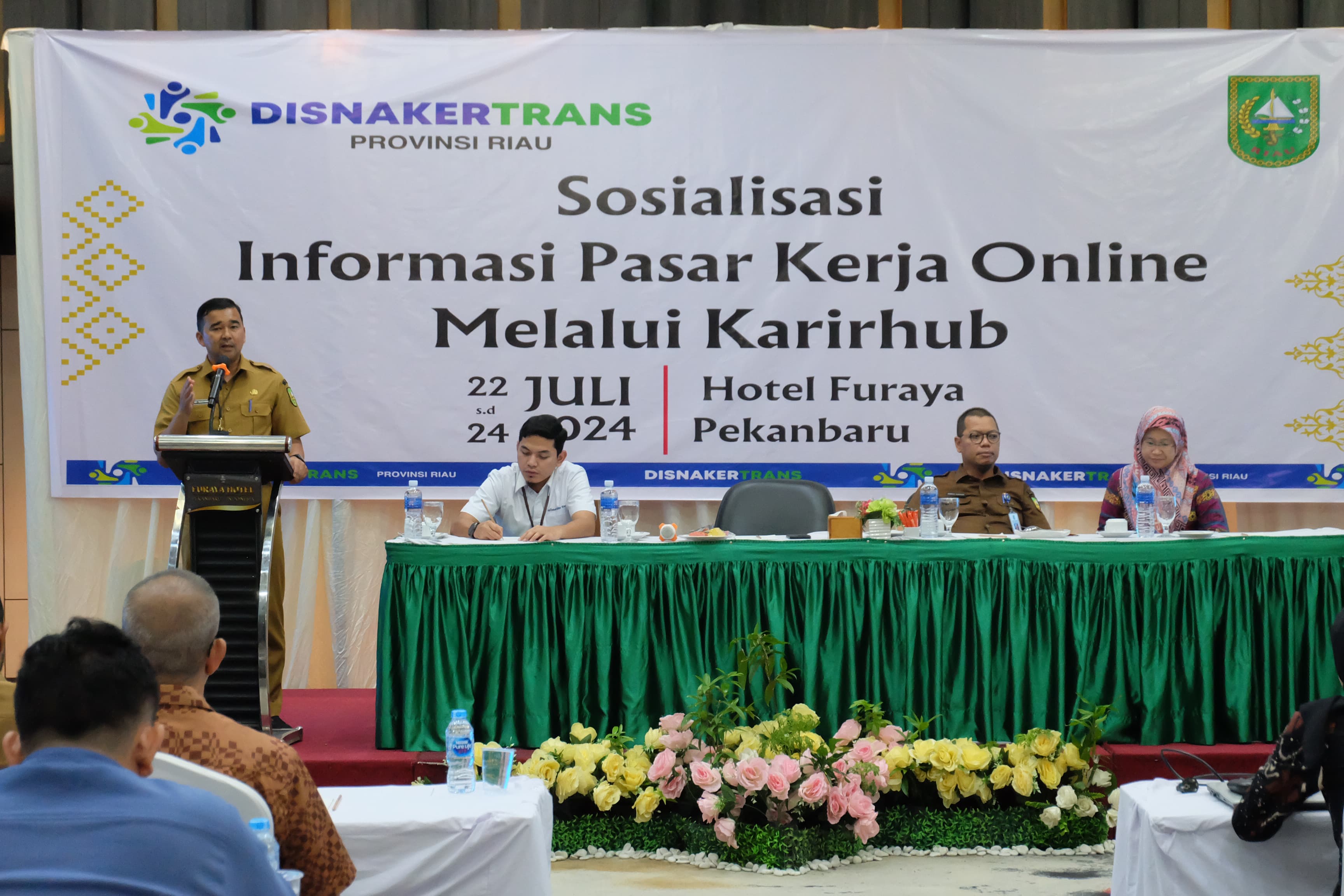 Kadisnakertrans Riau Ajak Pencari Kerja Manfaatkan Layanan Pasar Kerja Online Karirhub