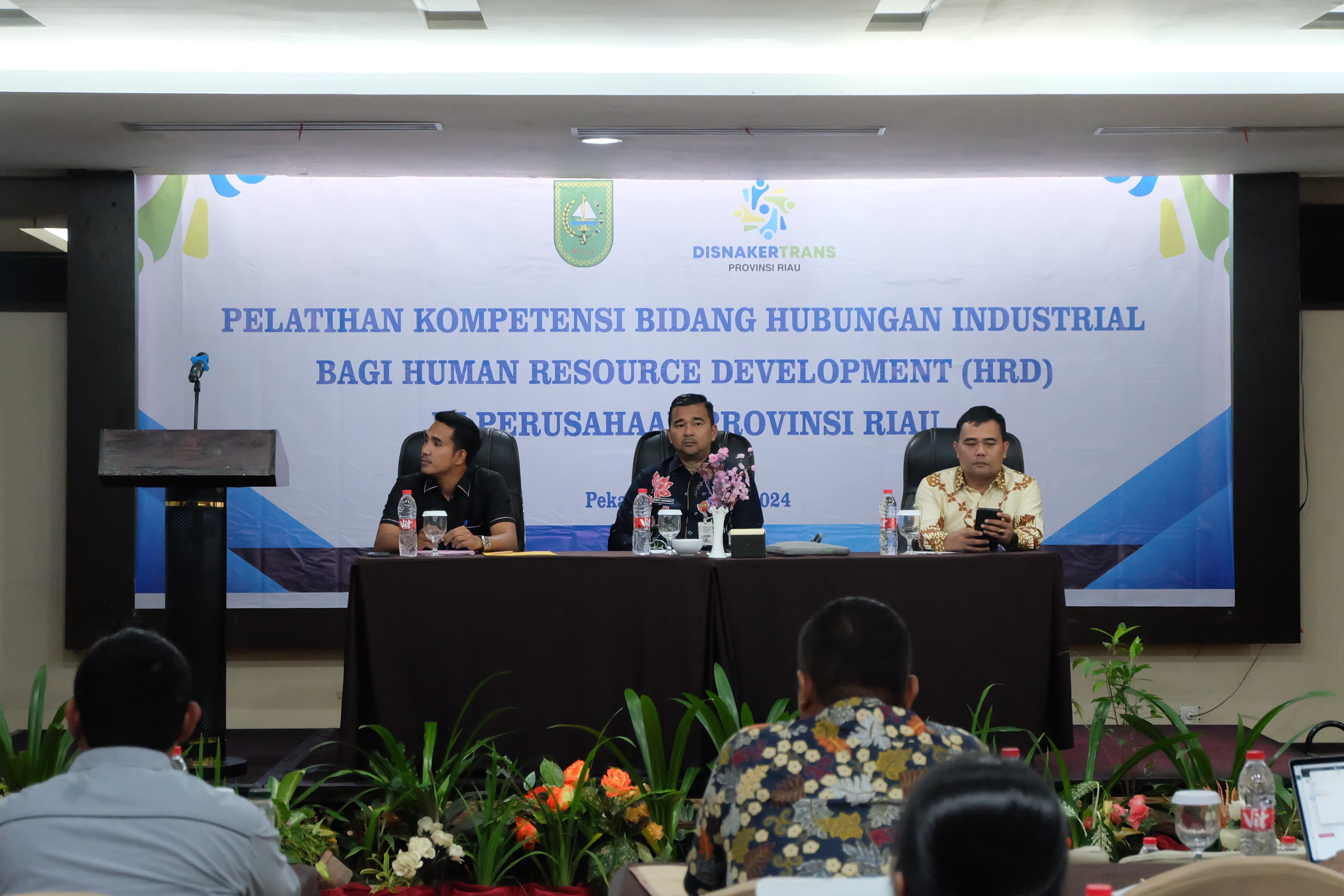 HRD Memiliki Peran Penting dalam Membangun Lingkungan Kerja yang Kondusif dan Nyaman Bagi Karyawan