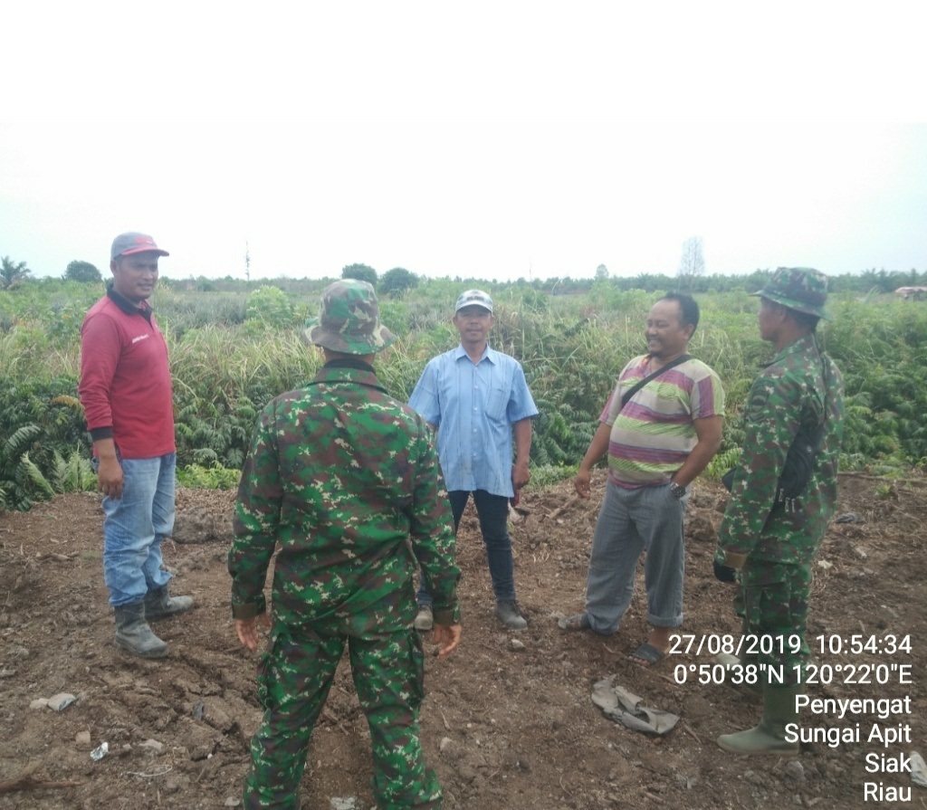 TNI Bersama Warga Sosialisasi Pencegahan Karlahut di Kampung Bunsur 