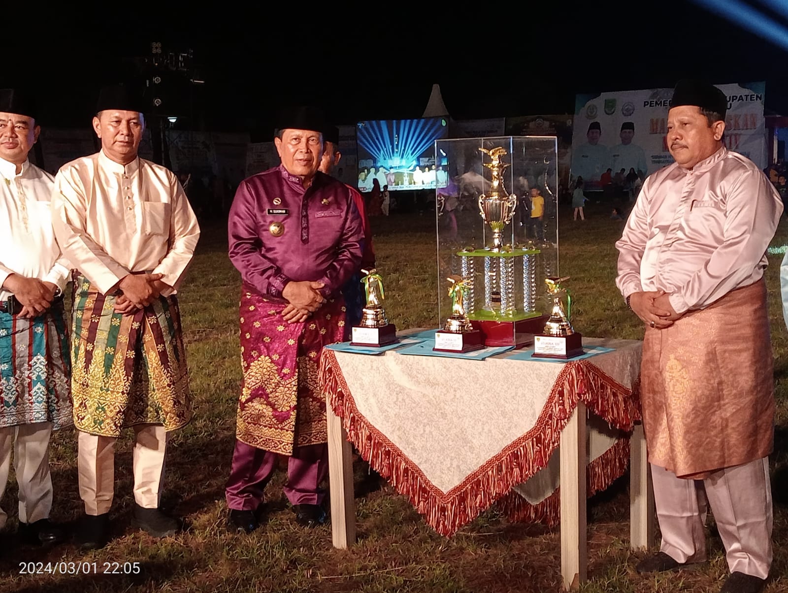 Wabup Rohul H. Indra Gunawan Umrohkan 2 Qori Qoriah yang Meraih Juara Hafal Alqur'an 30 Juz