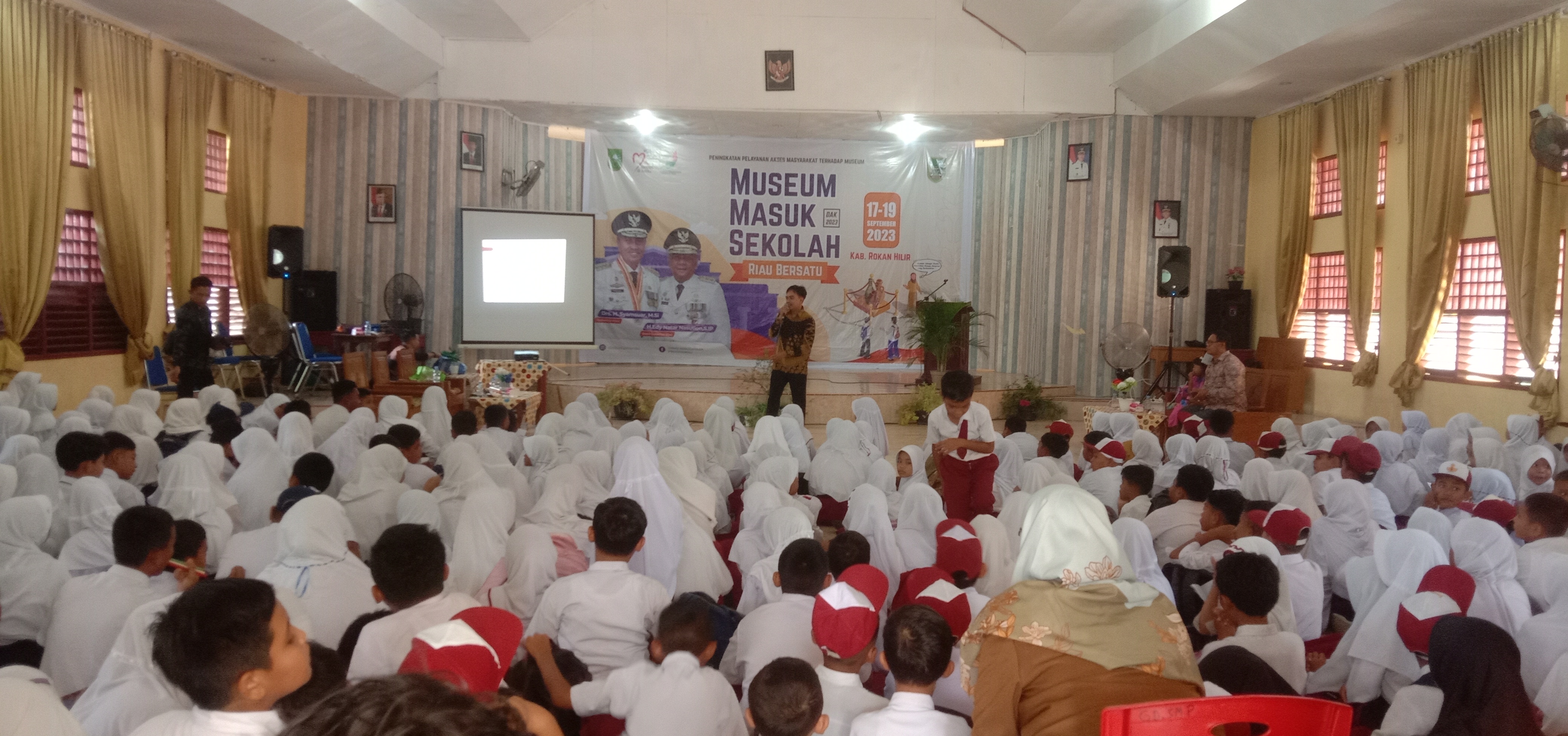 UPT Museum Sang Nila Utama Dan Taman Budaya Riau Adakan Kegiatan Museum Masuk Sekolah Dirohil