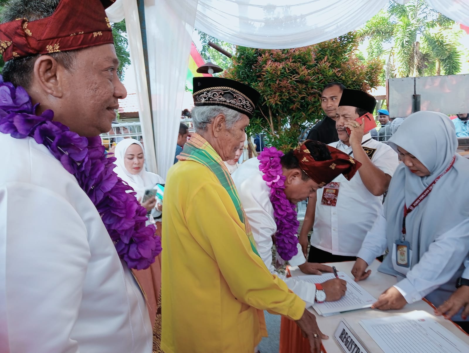 Pasangan Cabup dan Cawabup Anton Poti Resmi Daftar  ke KPU Rohul