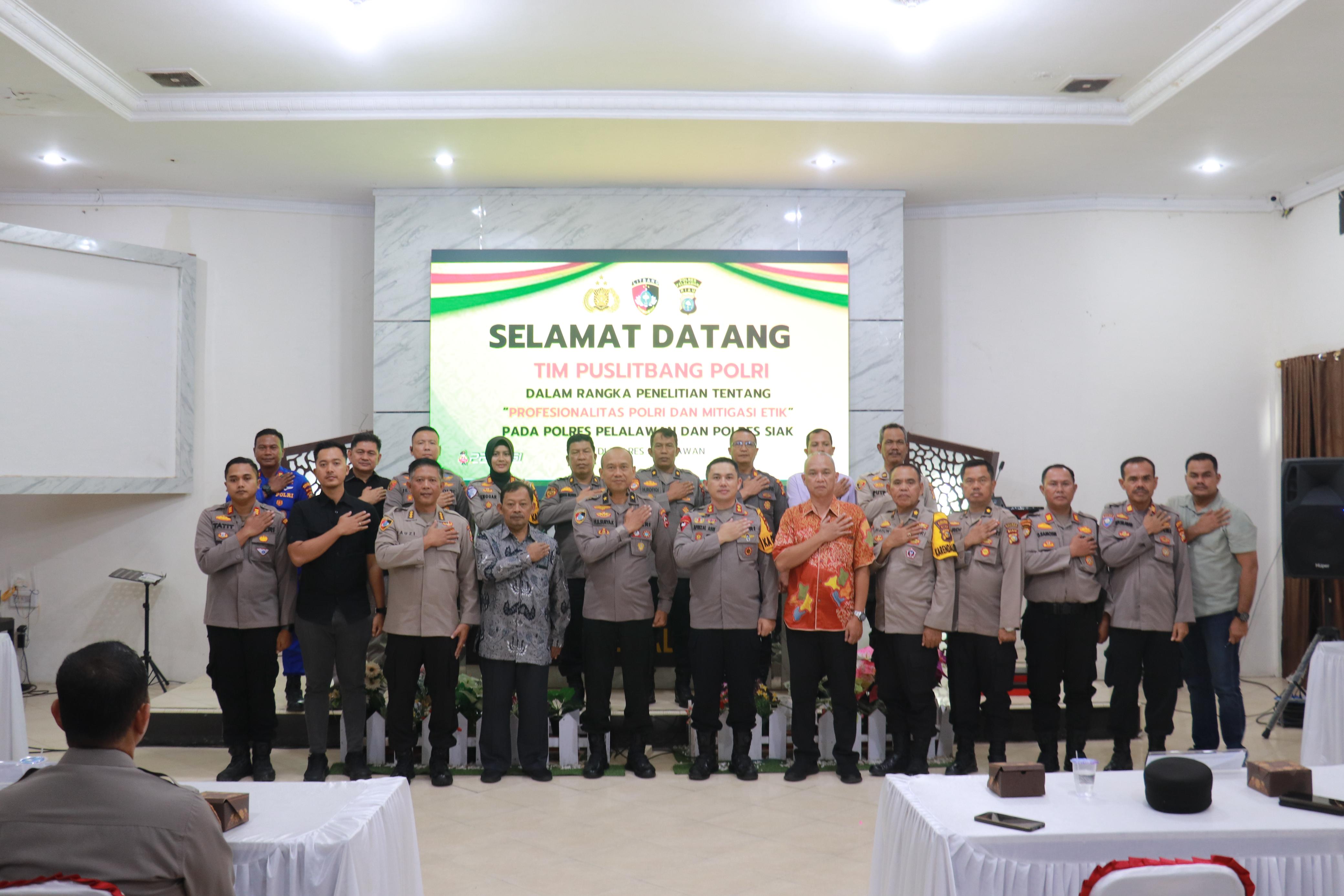 Tingkatkan Profesionalitas dan Mitigasi Etik, Tim Puslitbang Polri Gelar Penyuluhan di Polres Pelalawan