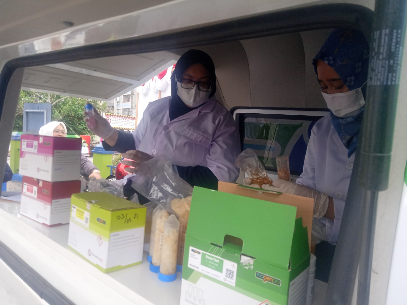 Loka POM Dumai Pastikan Makanan Takjil Pasar Ramadan Sungai Bengkel Bengkalis Aman di Konsumsi