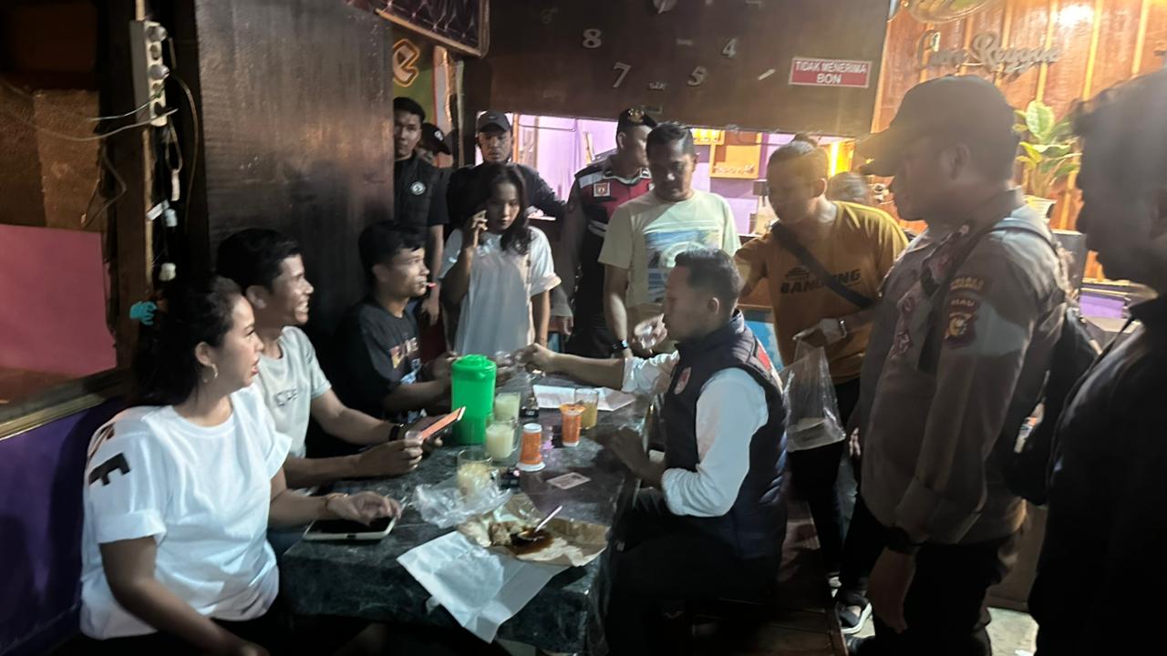 Malam Polres Pelalawan Sapu Bersih THM, Semua Pengunjung Negatif Narkoba