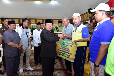 Atlet Berprestasi Dan 5 Mantan Atlit Yang Mengharumkan Bengkalis Mendapat Bonus