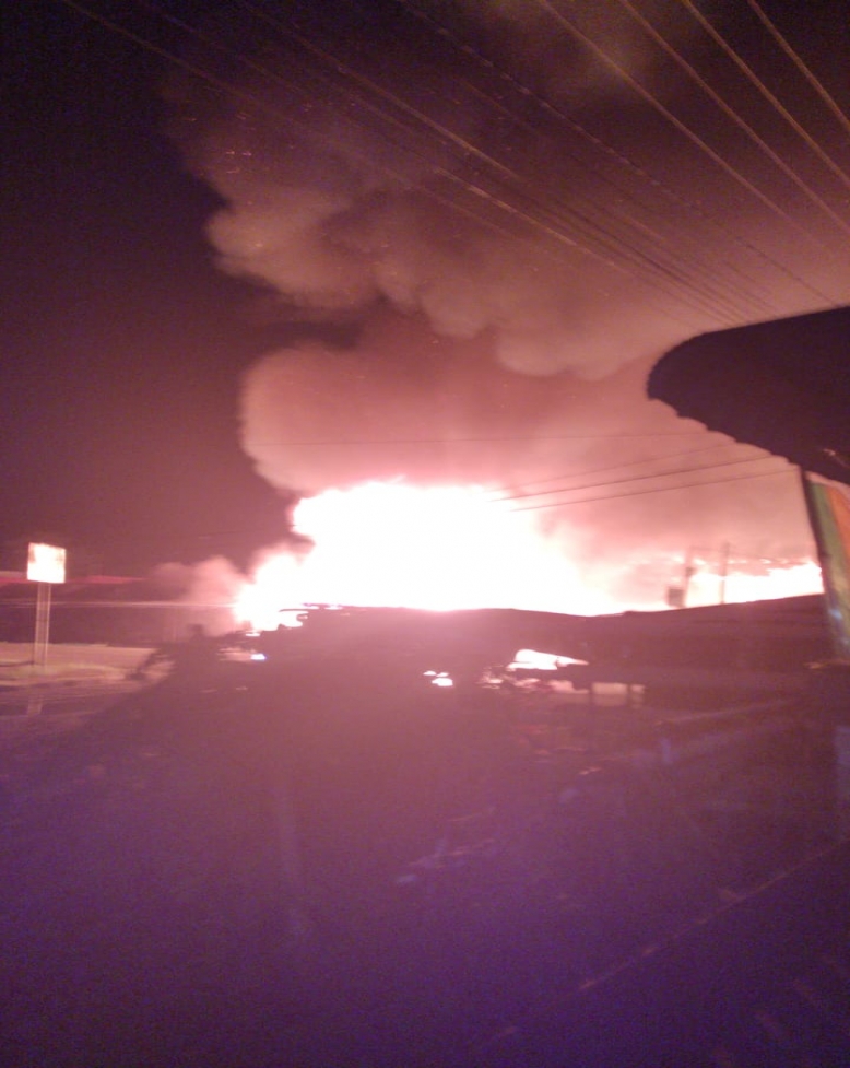 Kebakaran Hanguskan Belasan Bangunan Dalam Kota Rengat