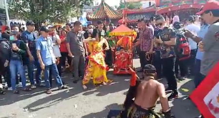 Puncak HUT Dewa Ching Cui Co She Kong Pawai Keliling Kota Bengkalis