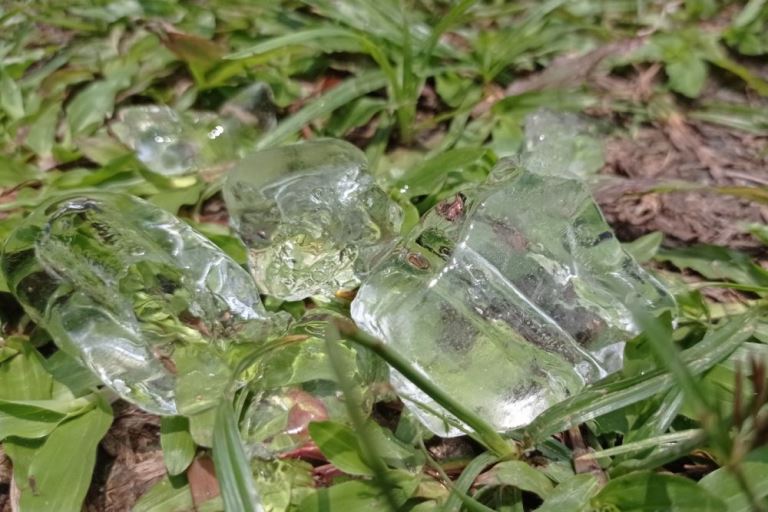 Ini Penjelasan BMKG Soal Fenomena Hujan ES di Riau