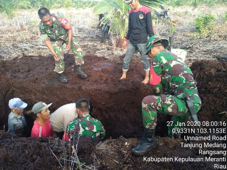 Bangun Embung  Antisipasi Karhutla di Desa Tanjung Medang Ransang