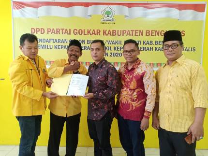Hari Terakhir Penyerahan Berkas Bacalon  Ke Partai Golkar Salah Satunya Kasmarni