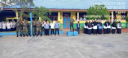 Danpos Koramil 02 Tebing tinggi Menjadi Irup Di Apel Senen MTSN Selat panjang