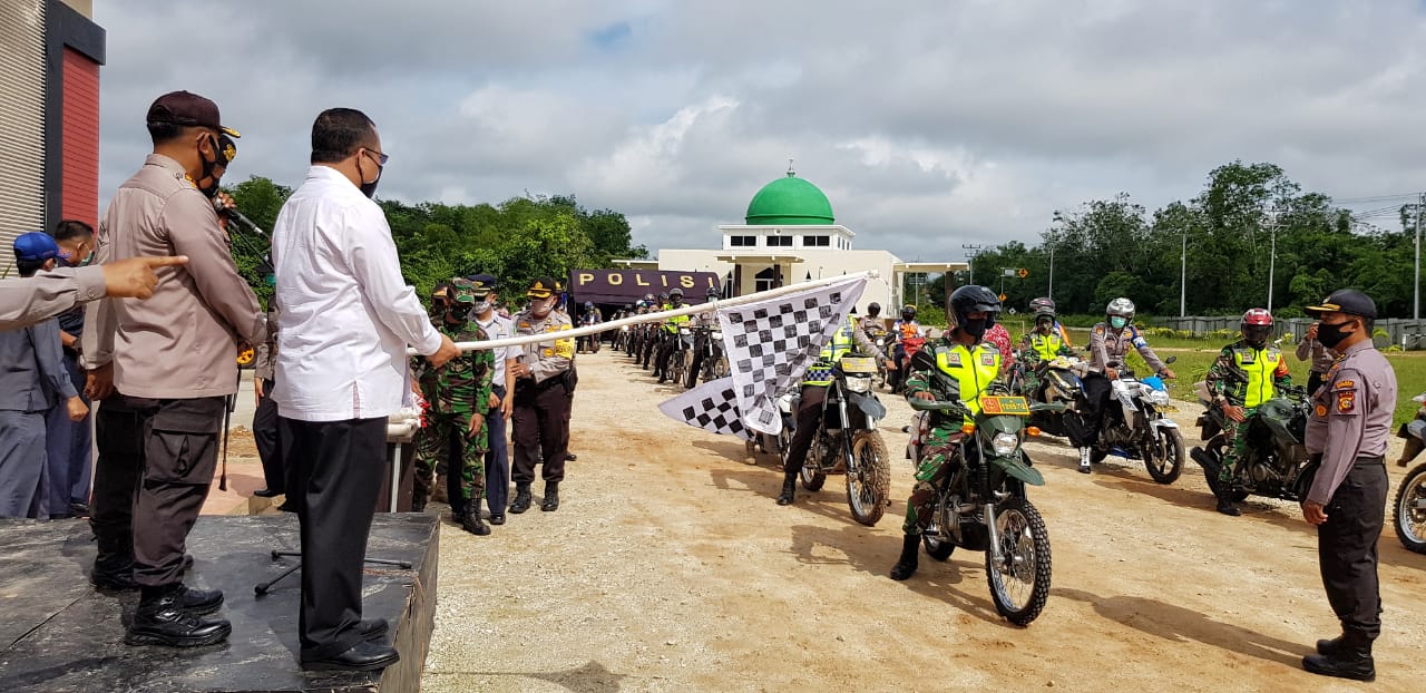 Bupati Irwan Lepas Penyaluran Bantuan Bakti Sosial Polres Meranti Untuk Warga Miskin dan Terdampak Covid-19