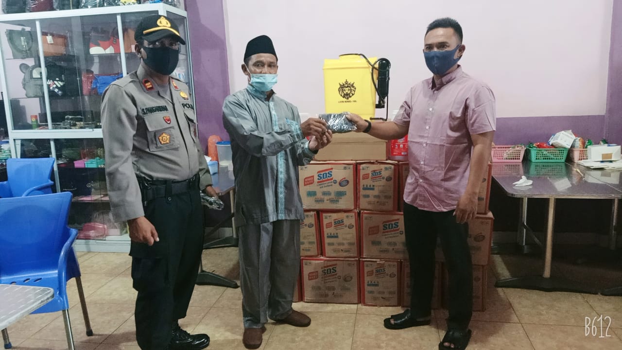 Cegah Penyebaran Covid-19 Di Desa Bandul,Â  AK Selatpanjang Serahkan Bantuan APD Untuk Kecamatan Tasik Putri Puyu