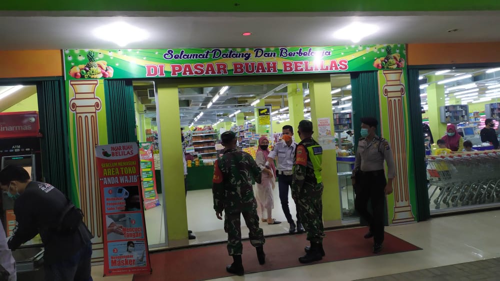 Malam Hari Sosialisasi New Normal Dilaksanakan di Jalan Lintas