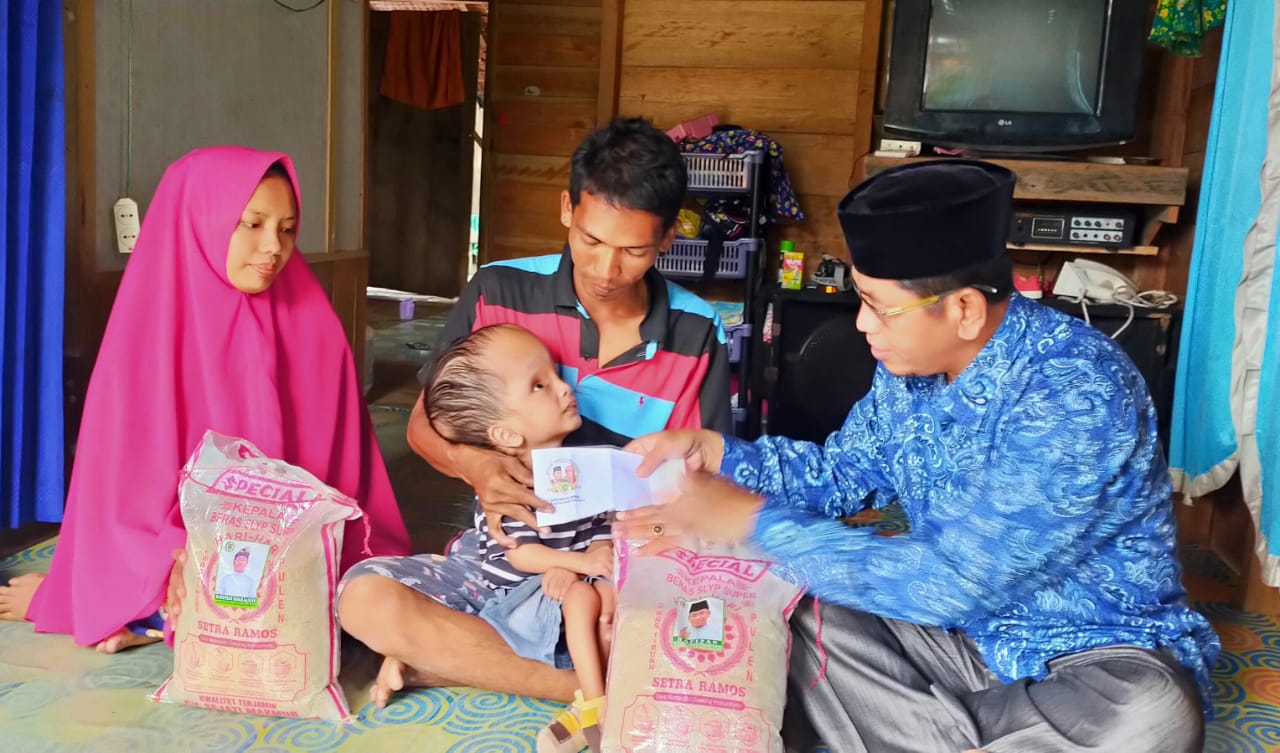 DR Hafizan Abbas, Anggota DPRD Meranti Bantu Warganya Akibat penyakit Hidro Sefalus yang di Derita Sejak Lahir