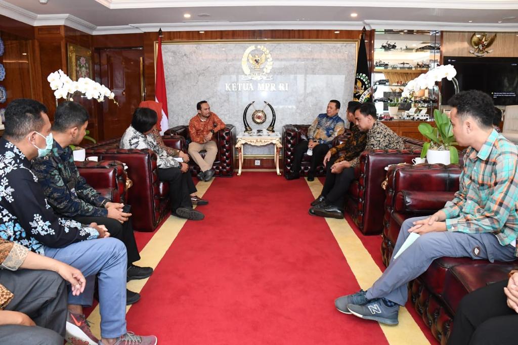 Terima Pengurus KWP, Ketua MPR Bamsoet Ingatkan Pentingnya UKW