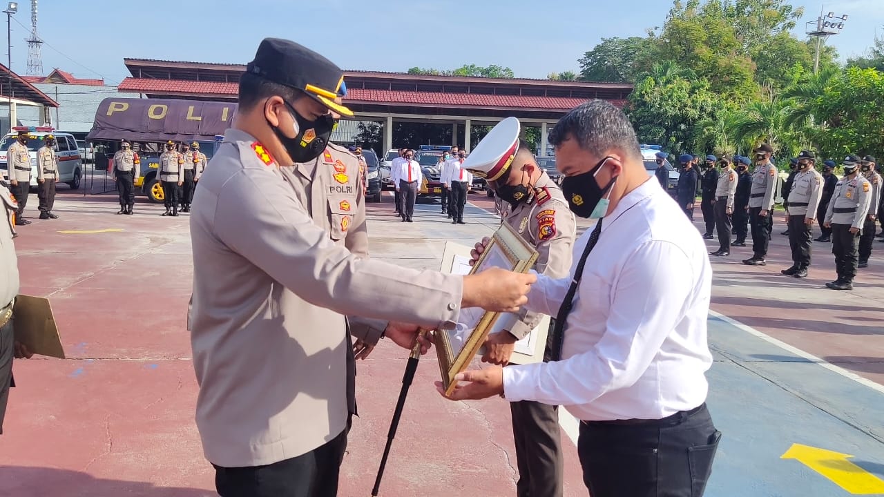 Satlantas dan Intelkam Polres Inhu Terima Penghargaan  Kemenpan RB