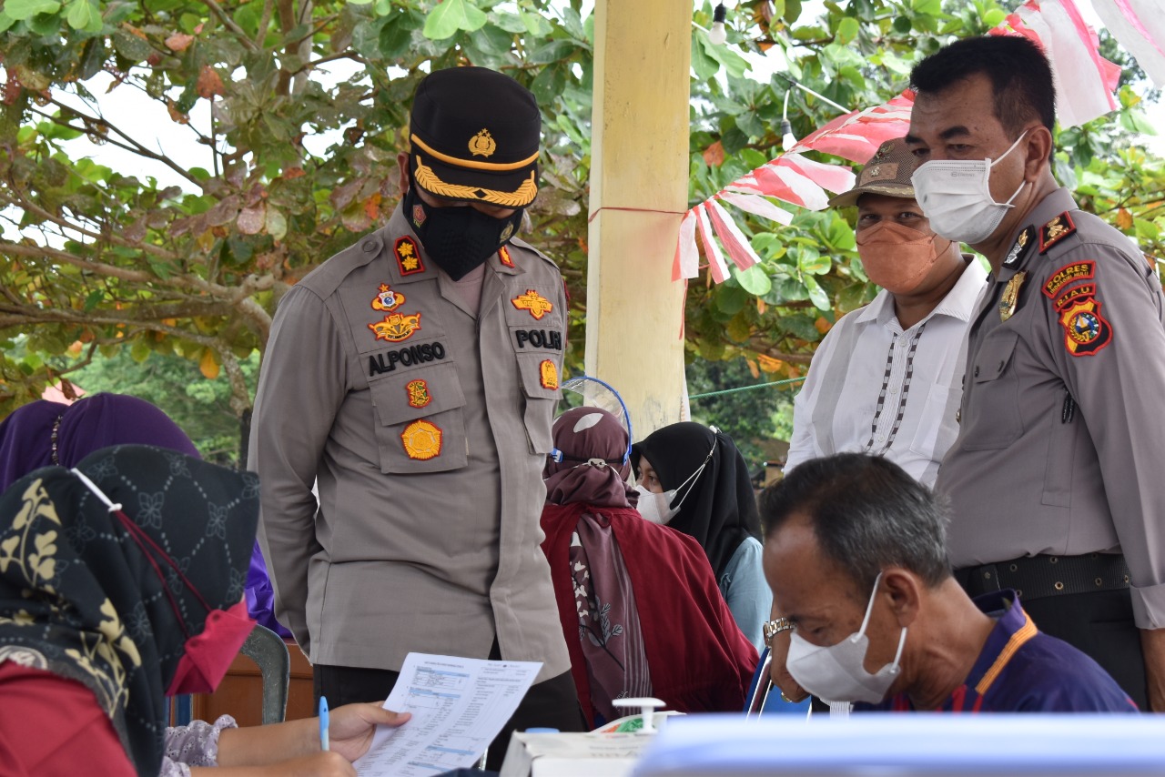 Kapolres Inhu Pantau Vaksinasi Covid-19 Terhadap Masyarakat