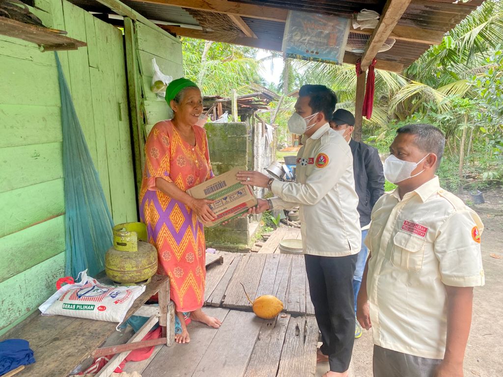 Jumat Barokah, PD Pemuda Muhammadiyah Berbagi Rezeki 