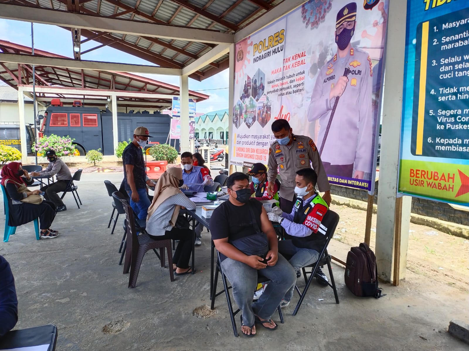Polres Inhu  Serta Seluruh Polsek  Laksanakan Vaksinasi Covid-19
