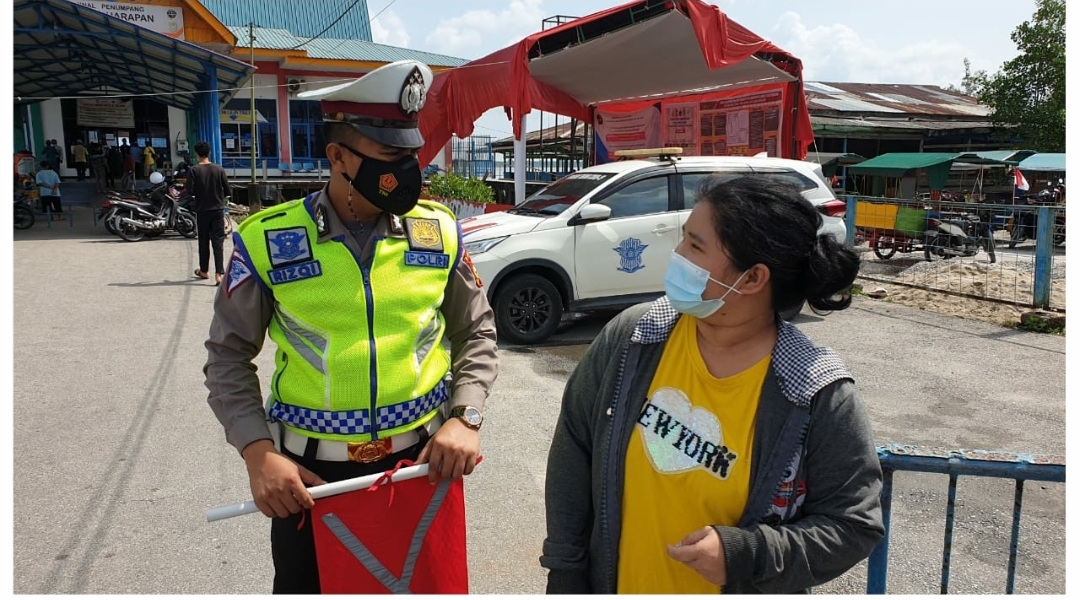 Gelar Patroli, Satlantas Polres Meranti Terus Ingatkan Warga Patuhi Prokes Covid-19