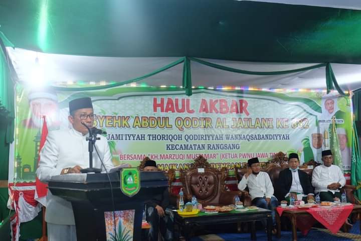 Bupati Meranti H.Adil Hadiri Haul Akbar Syech Abdul Qodir Al-Jailani ke - 882 di Kec. Rangsang 