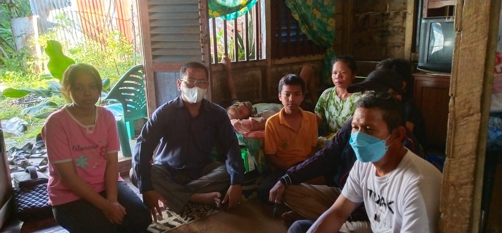 Dr. Hafizan Abas Turun di Tengah Masyarakat, Jenguk Warga yang Sedang Sakit dan Berikan Bantuan 