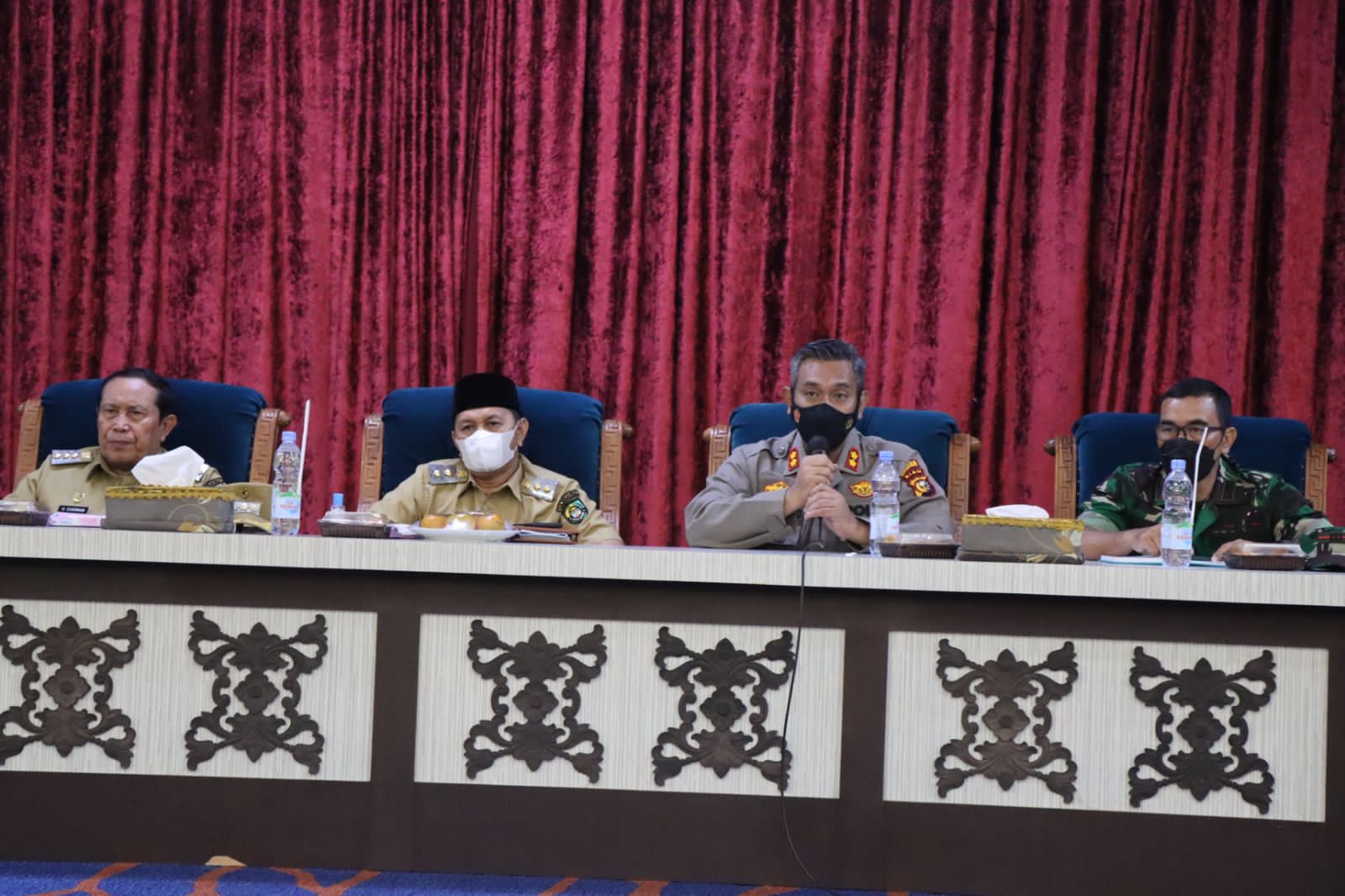 Bupati  H Sukiman Pimpin Rapat Evaluasi  Vaksin Covit 19